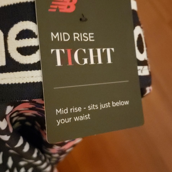 NWT New Balance Relentless Tights size S - Picture 4 of 7